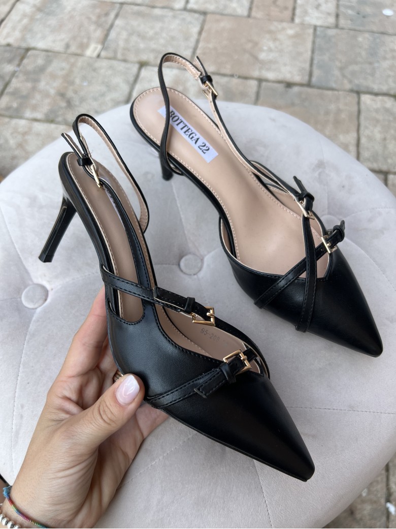 Decoltè slingback con fibbiette neri