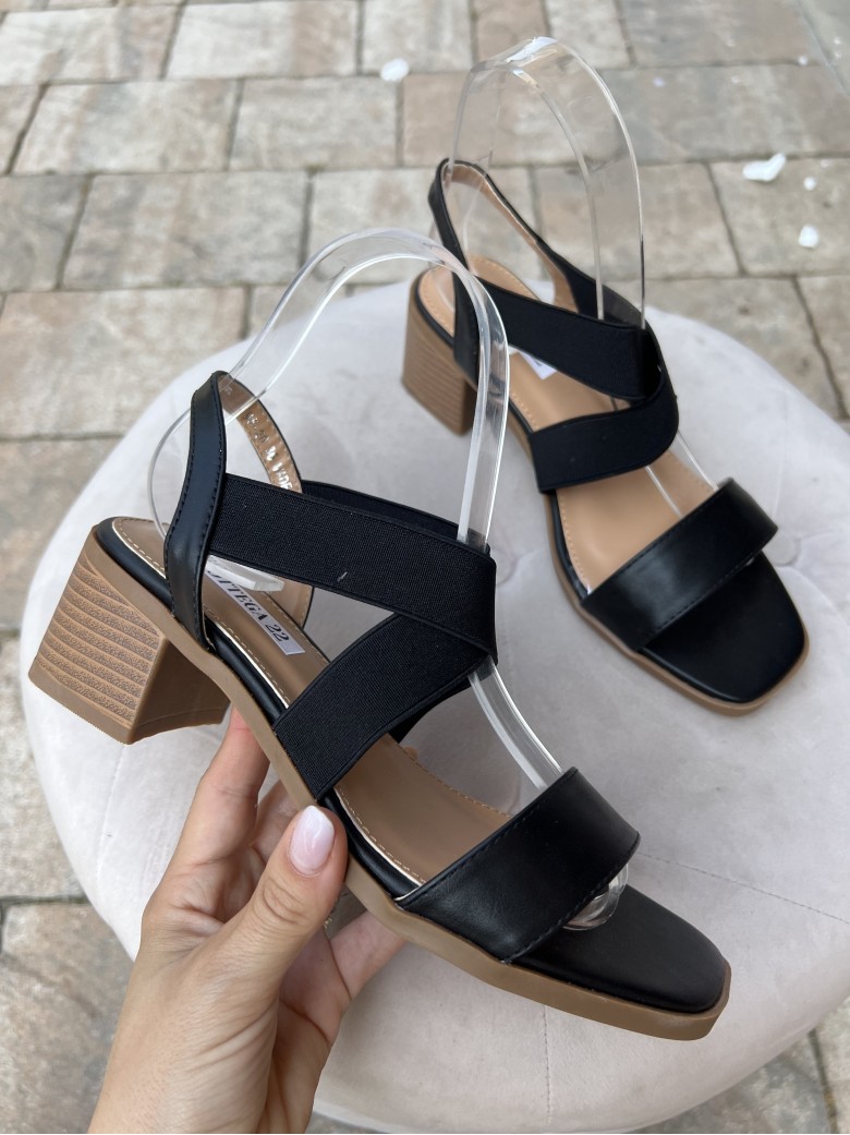 Sandali tacco largo cinturini elastici neri