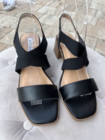 Sandali tacco largo cinturini elastici neri 2