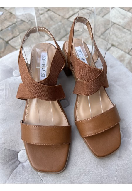 Sandali tacco largo cinturini elastici camel