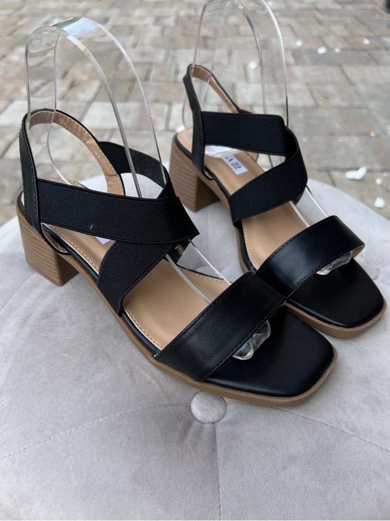 Sandali tacco largo cinturini elastici neri