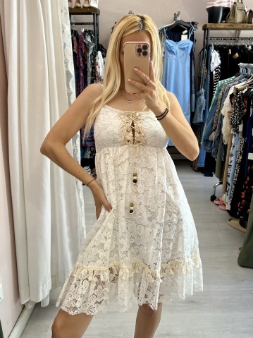 Vestito bianco NAPPINE ricamato 2