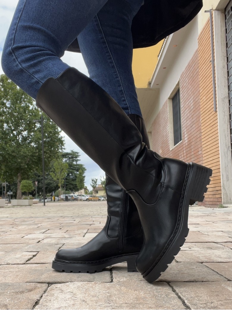 Stivali alti NERI