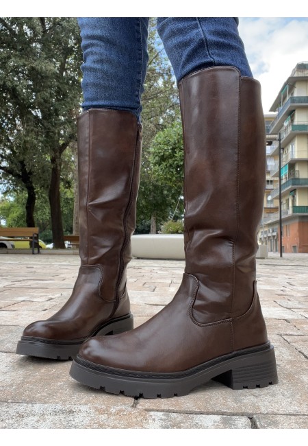 Stivali alti MARRONI