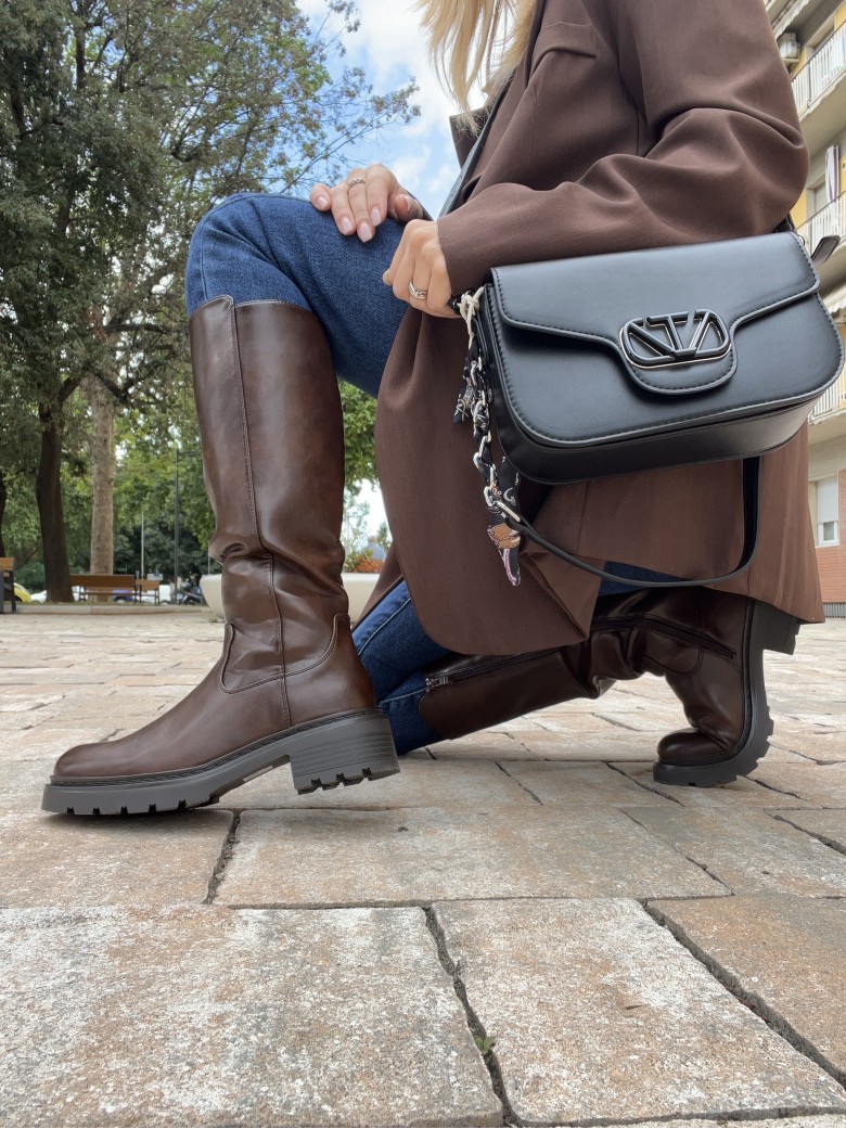 Stivali alti MARRONI