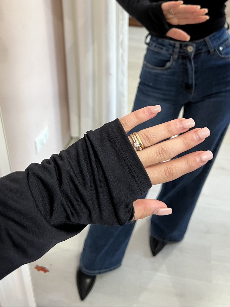 Maglia scollo a V coppe nera