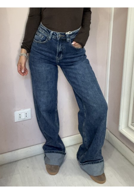 Jeans larghi con risvolto