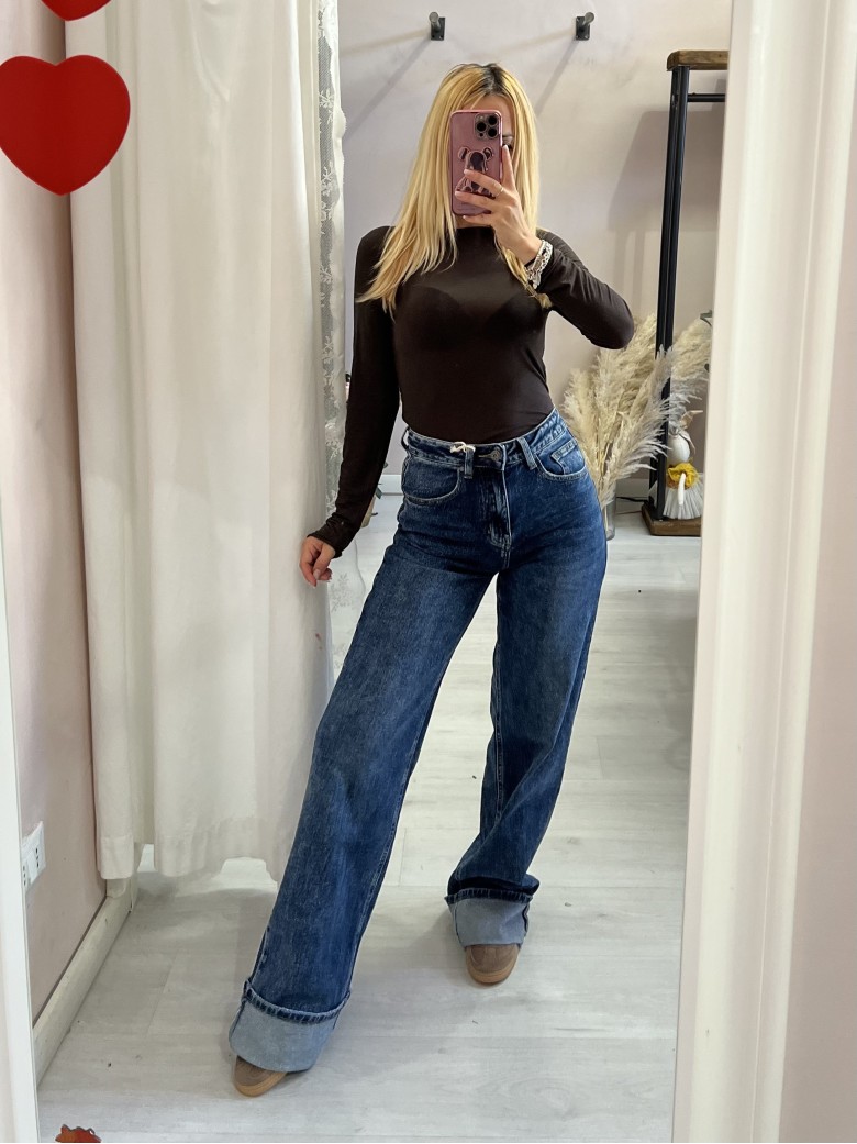 Jeans larghi con risvolto