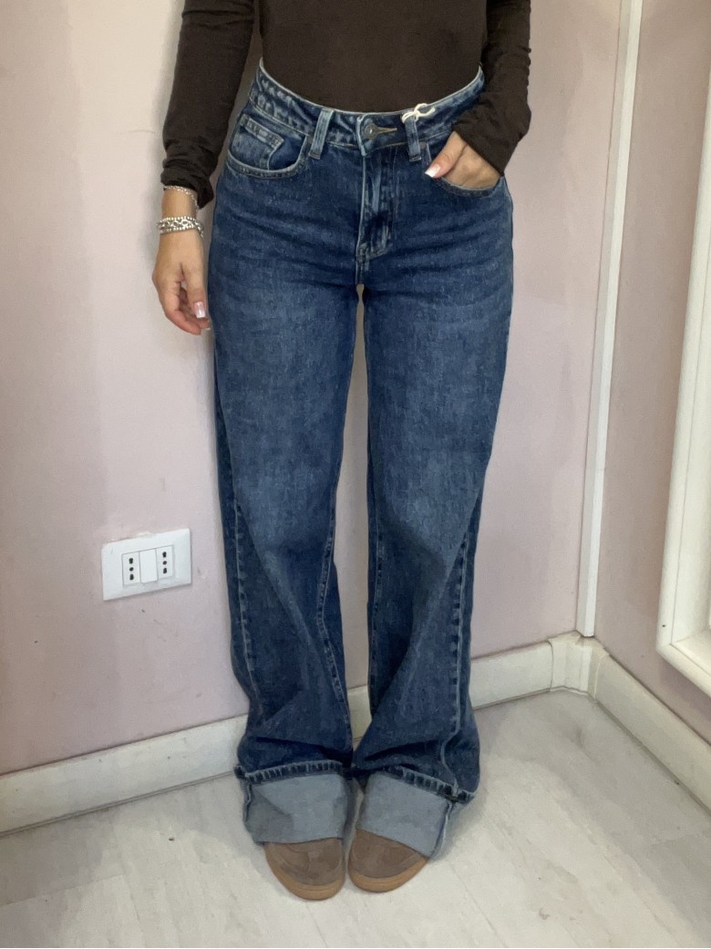 Jeans larghi con risvolto