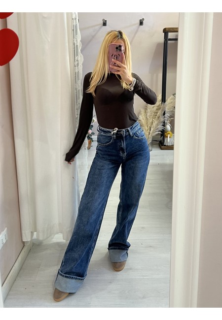 Jeans larghi con risvolto