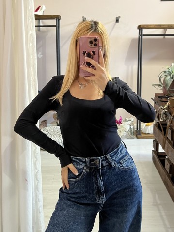 Body scollato NERO