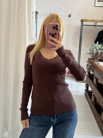 Maglioncino scollo a V ondulato in viscosa 2