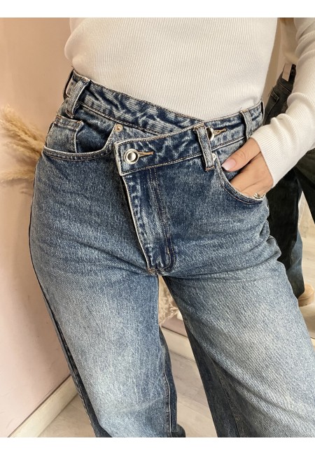 Jeans larghi chiusura incrociata asimmetrica