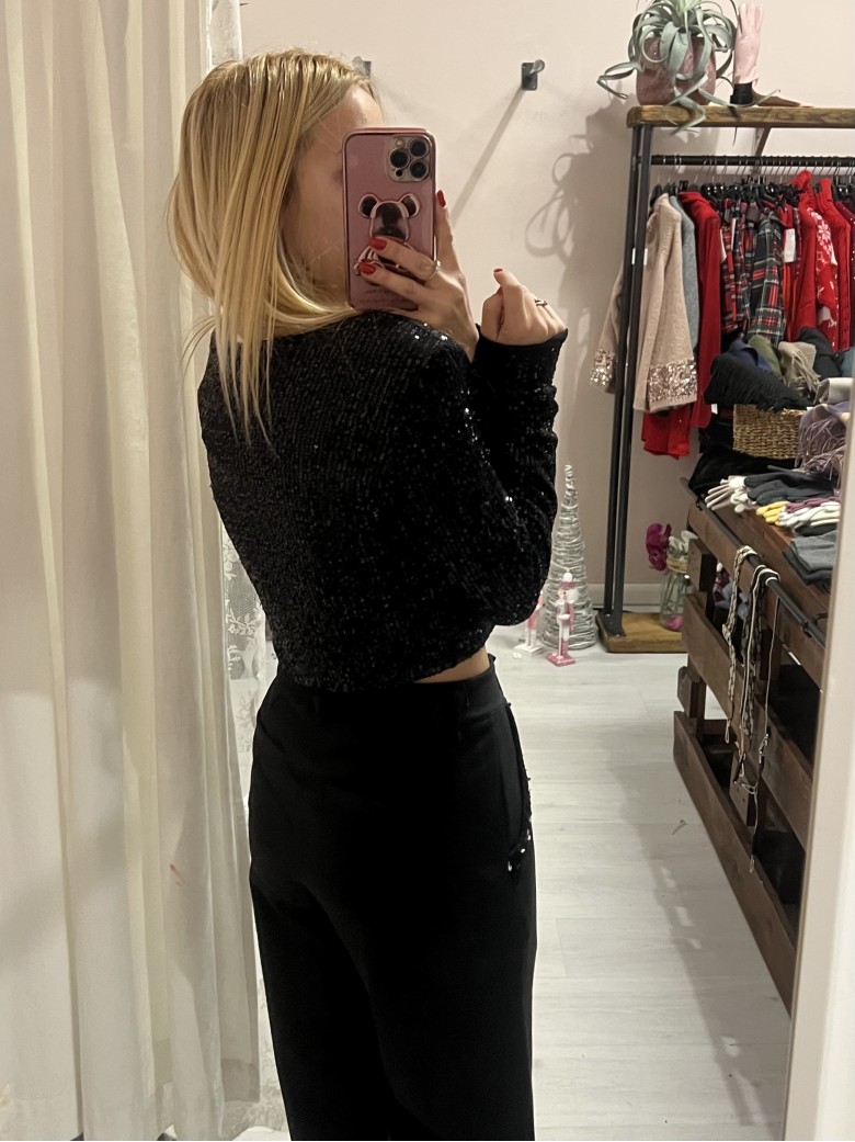 Maglia corta con paillettes NERA