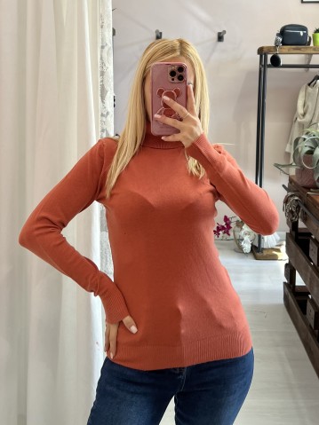 Maglioncino dolcevita collo alto ruggine