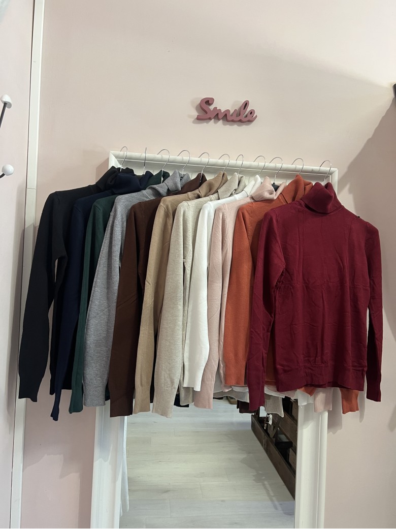 Maglioncino dolcevita collo alto ruggine