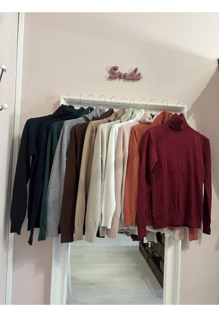 Maglioncino dolcevita collo alto ruggine