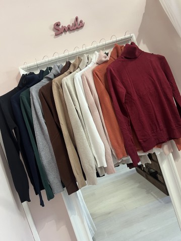 Maglioncino dolcevita collo alto ruggine 2