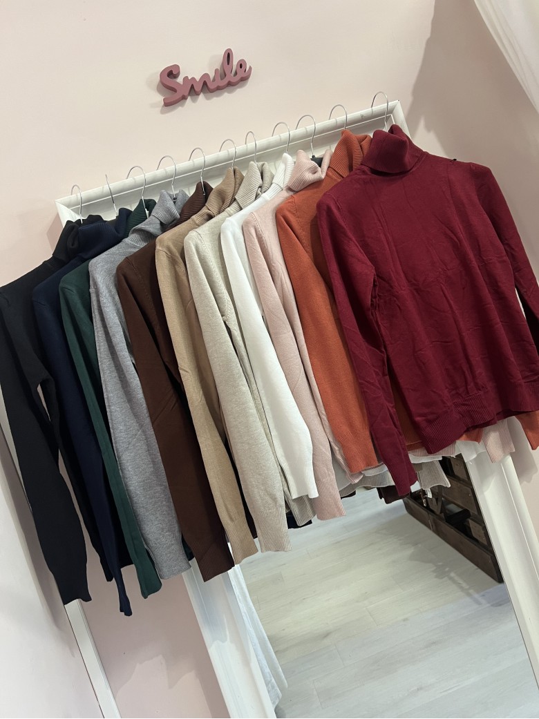 Maglioncino dolcevita collo alto ruggine