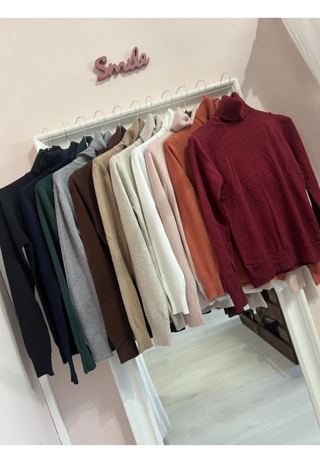 Maglioncino dolcevita collo alto ruggine