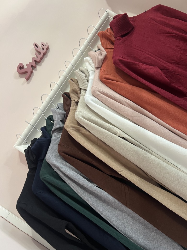 Maglioncino dolcevita collo alto ruggine