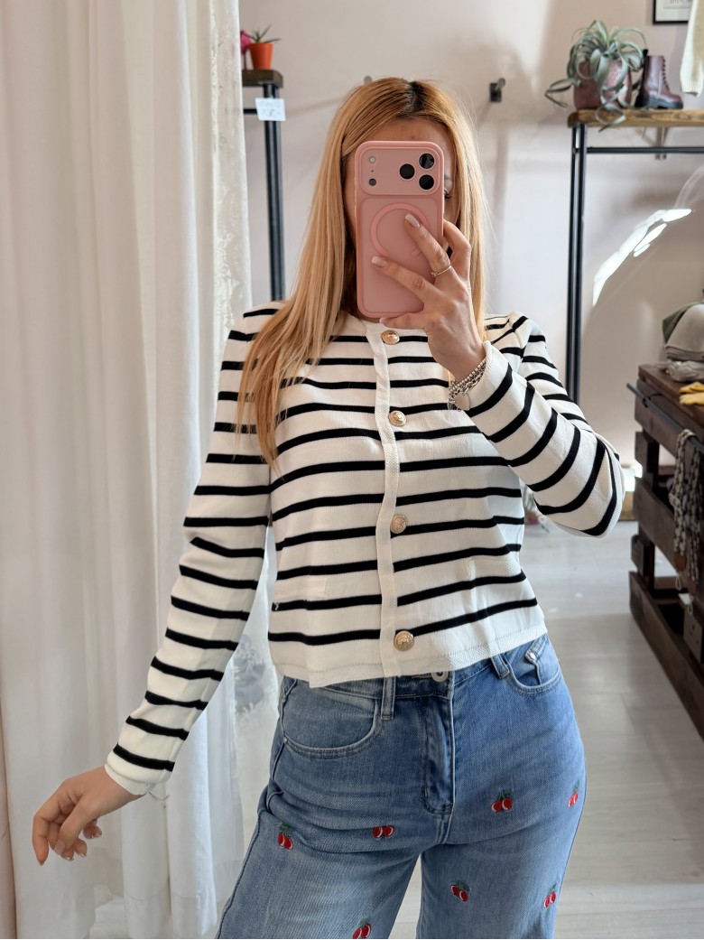 Maglioncino a righe bianco con bottoni