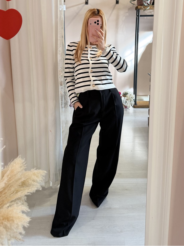 Maglioncino a righe bianco con bottoni