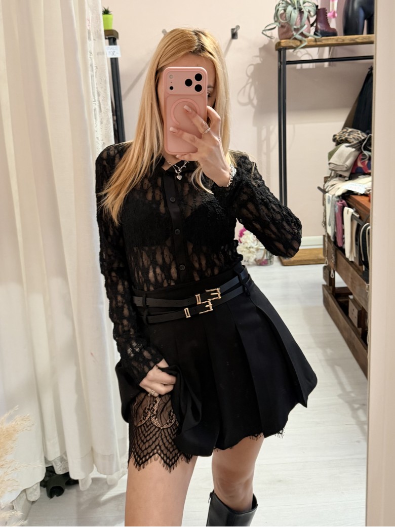 Gonna a pieghe con bordo in pizzo nera