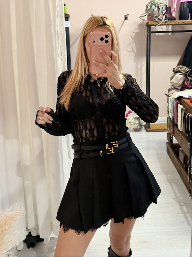 Gonna a pieghe con bordo in pizzo nera