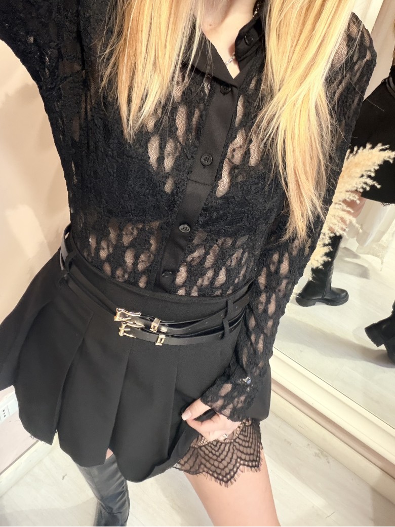 Gonna a pieghe con bordo in pizzo nera