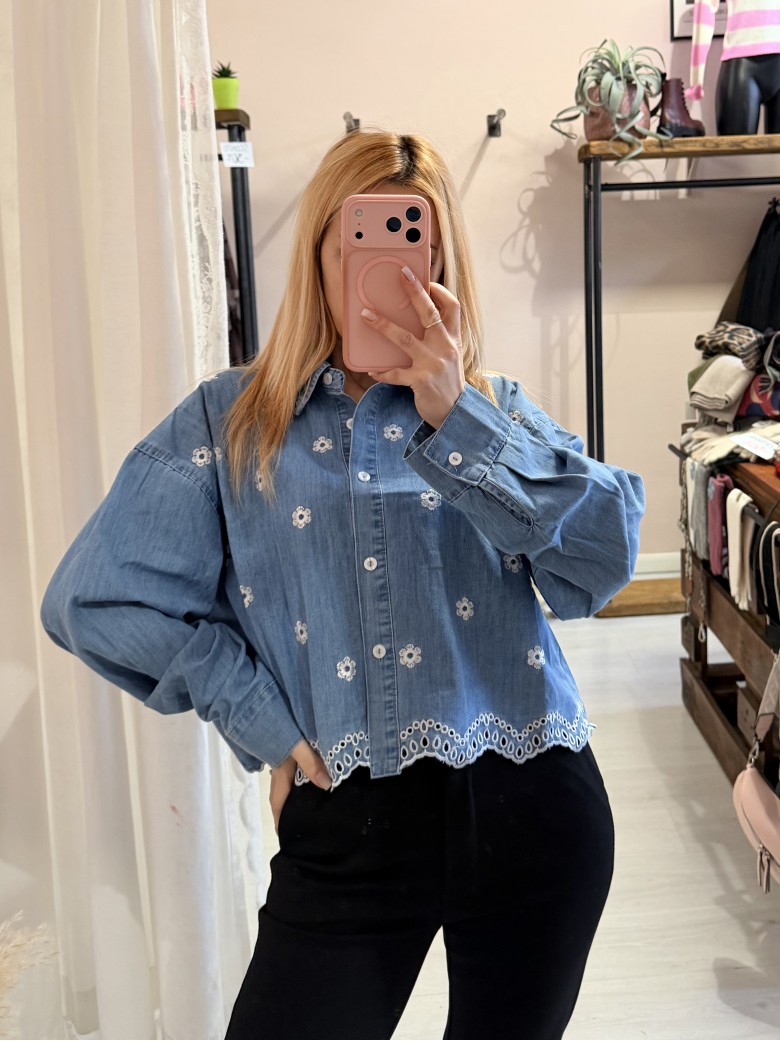 Camicia di jeans fiorellini ricamata