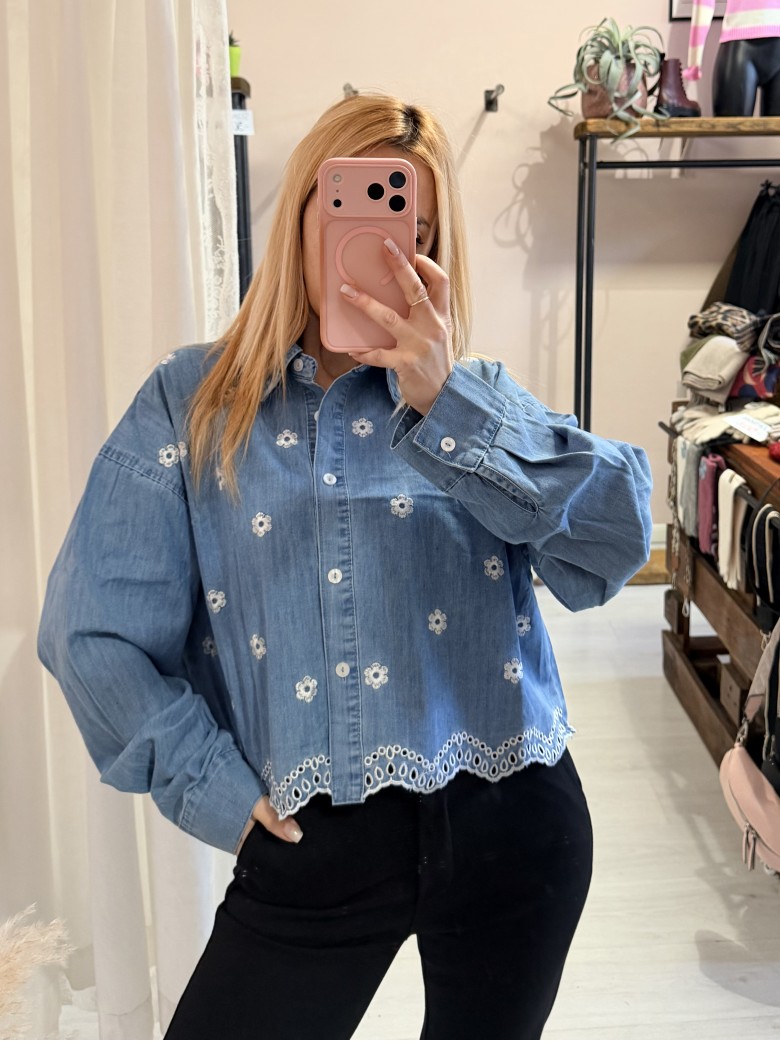 Camicia di jeans fiorellini ricamata