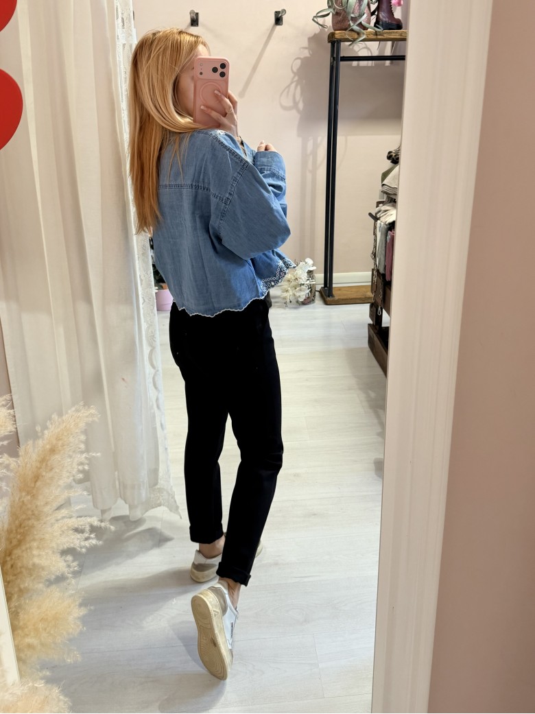 Camicia di jeans fiorellini ricamata