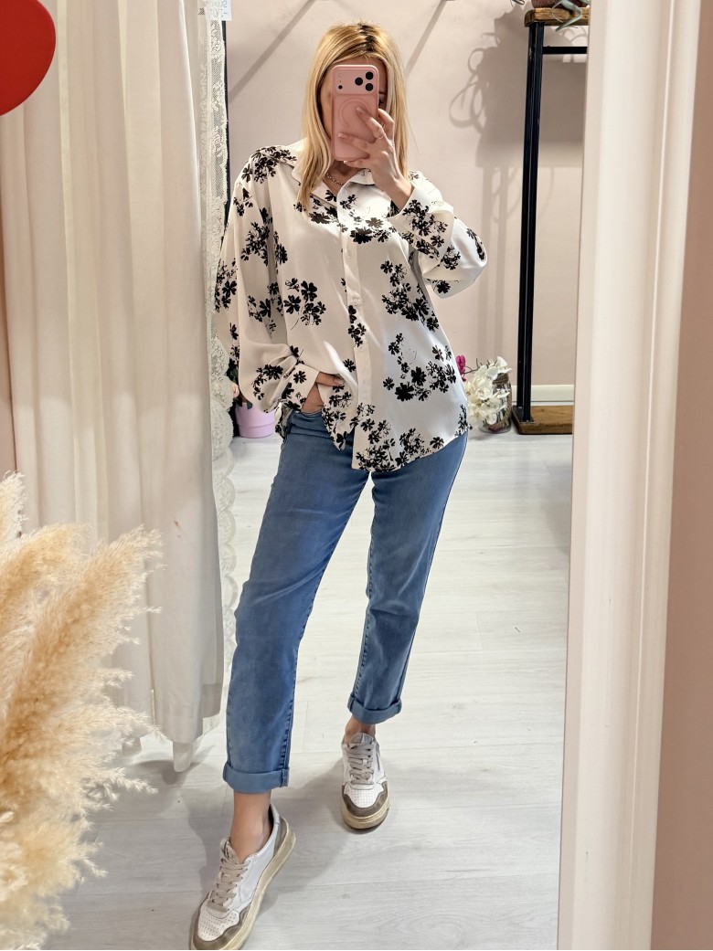 Camicia in raso fiorellini sul verde