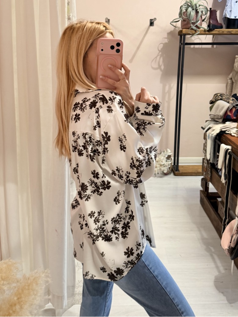 Camicia in raso fiorellini sul verde