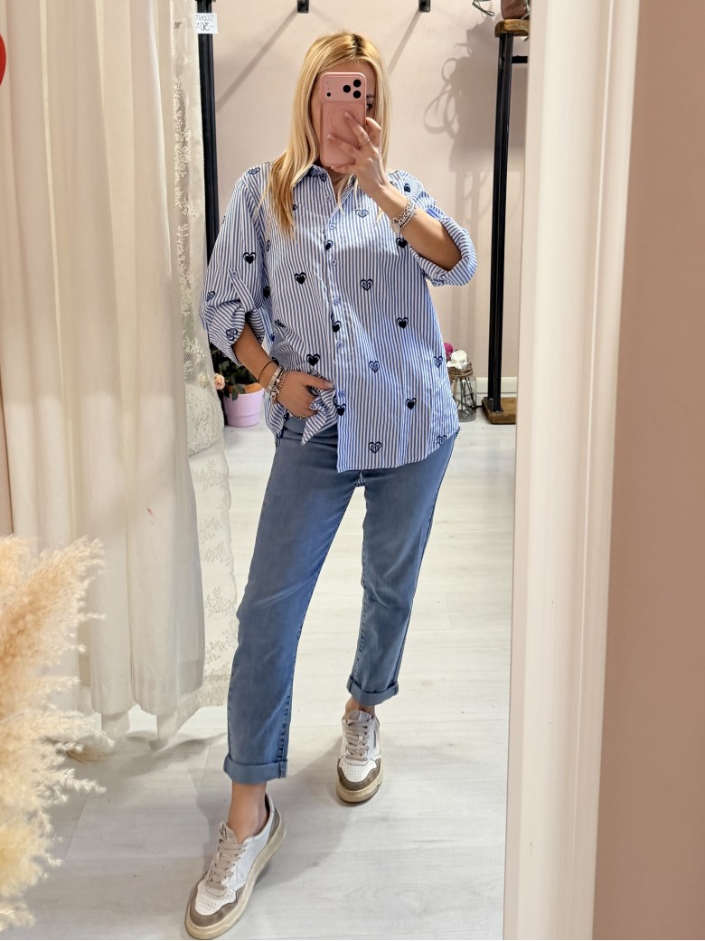 Camicia a righe azzurre con CUORICINI