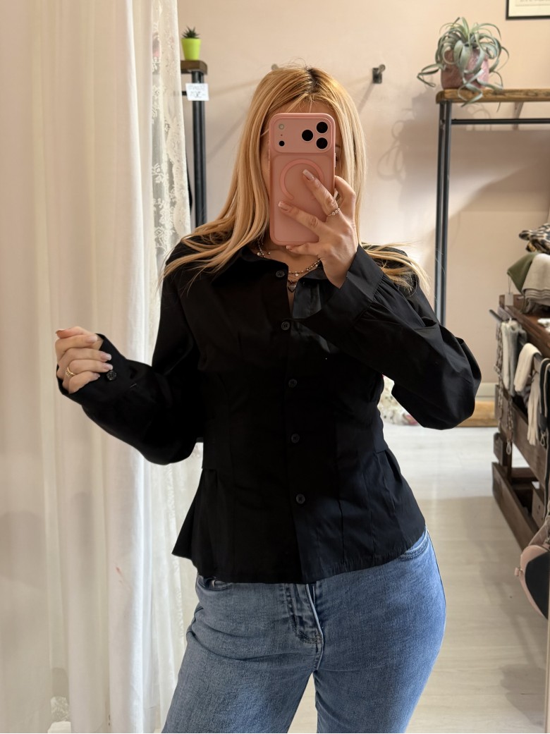 Camicia FIOCCO nella schiena nera