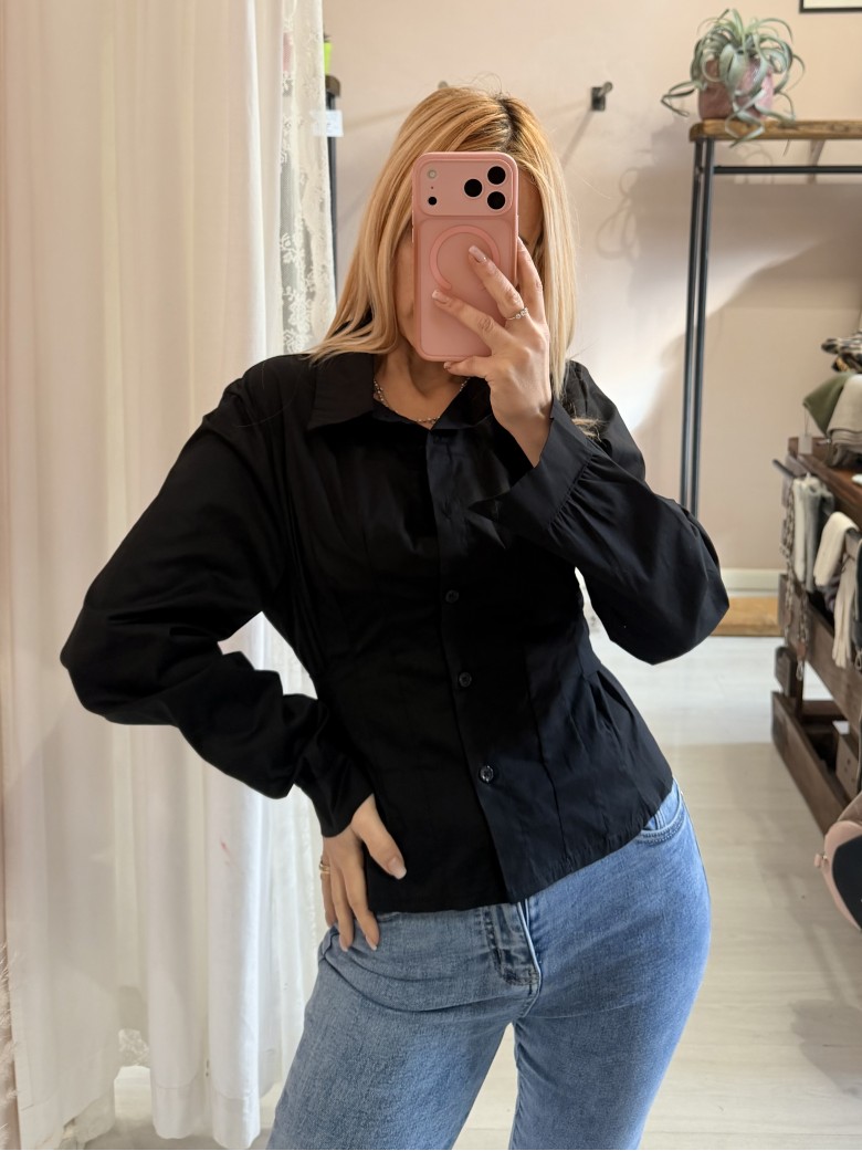 Camicia FIOCCO nella schiena nera