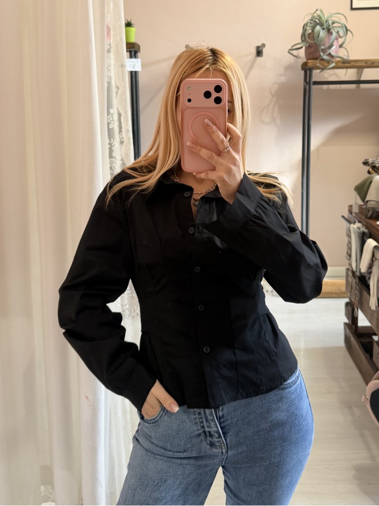 Camicia FIOCCO nella schiena nera