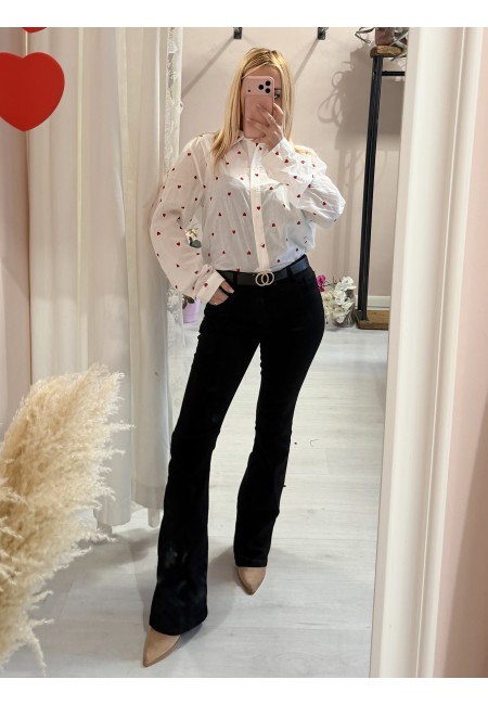 Camicia bianca con CUORICINI rossi