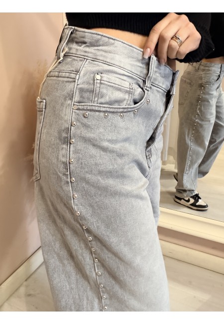 Jeans balloon grigi con borchiette