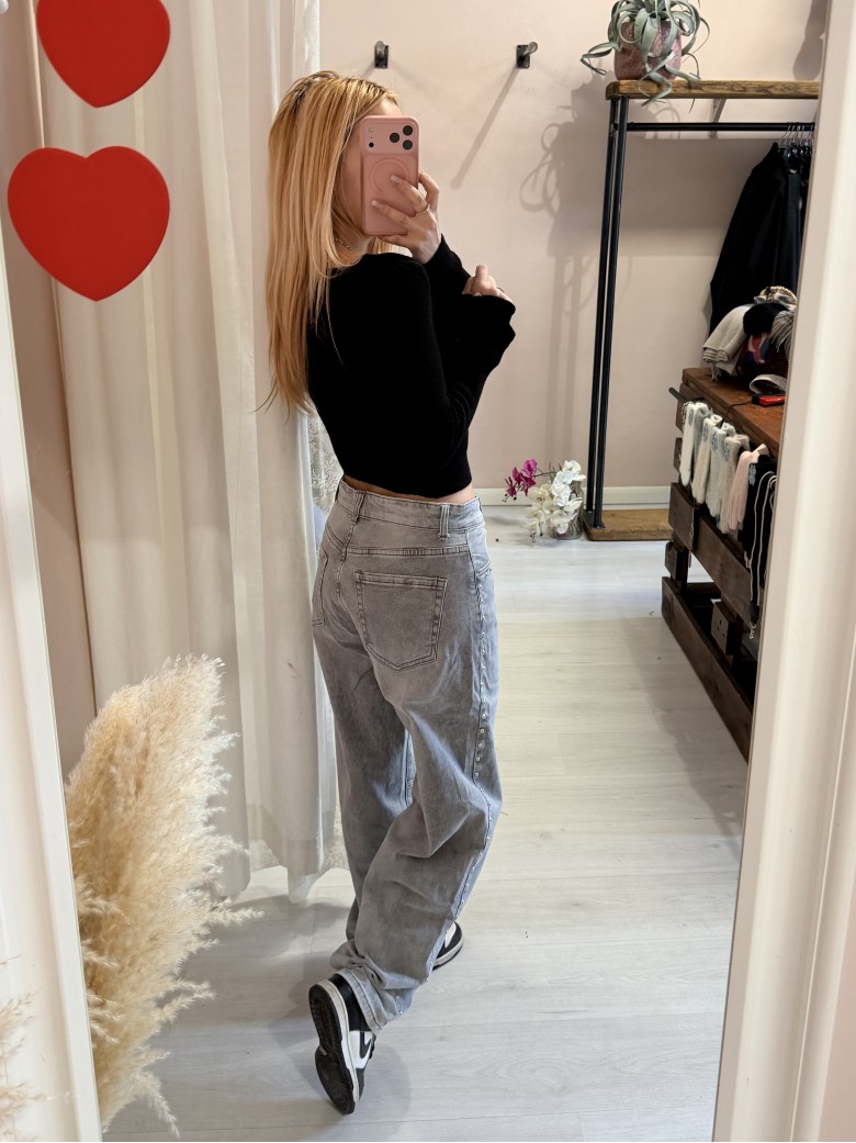 Jeans balloon grigi con borchiette