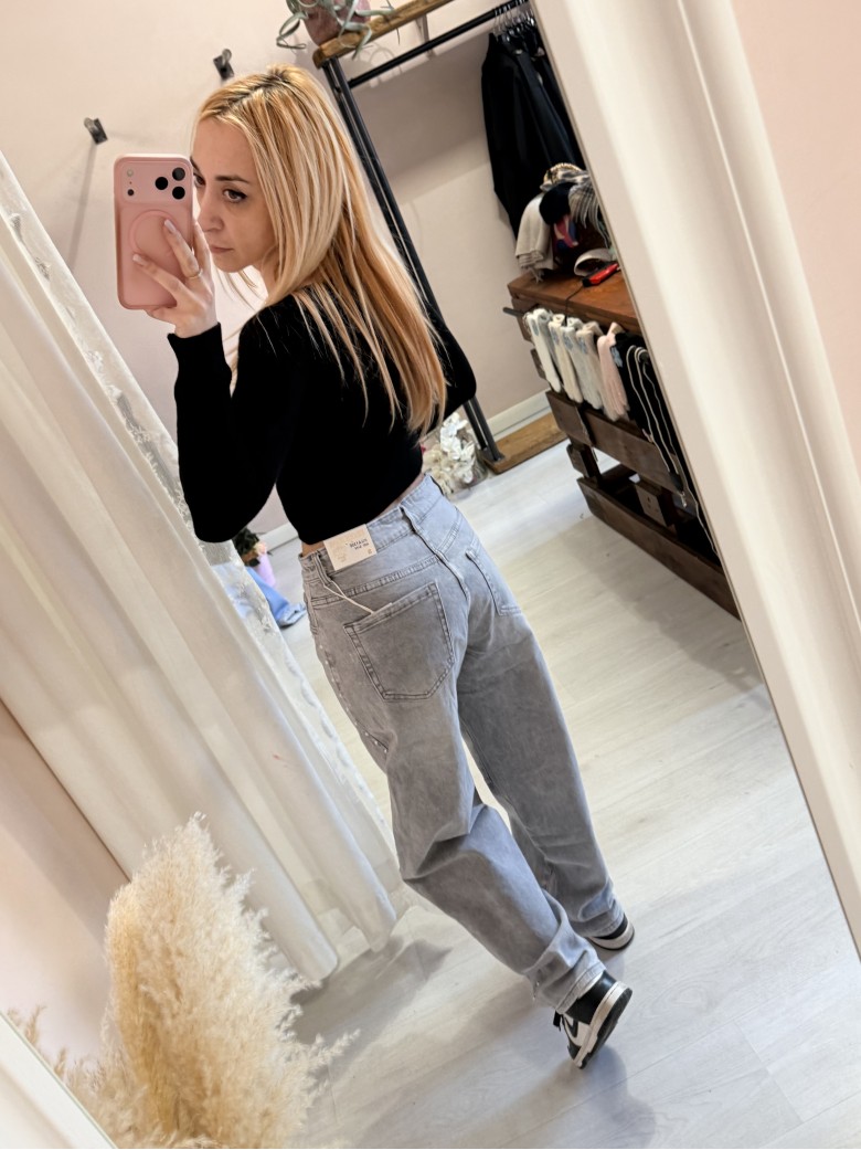 Jeans balloon grigi con borchiette