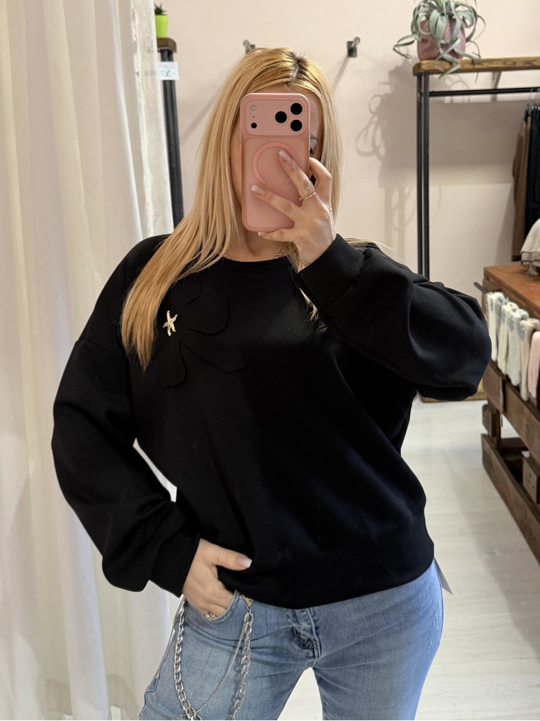 Felpa QUADRIFOGLIO con spilla a stella maria nera