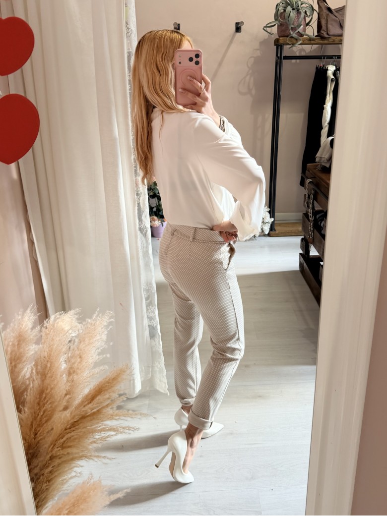 Pantaloni ICHI bianchi e beige