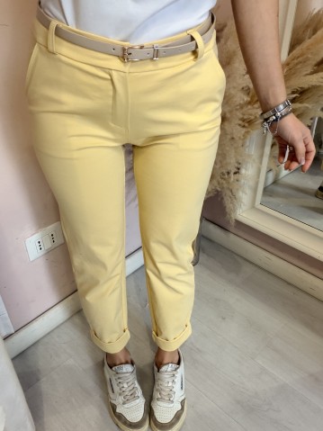 Pantaloni a sigaretta gialli