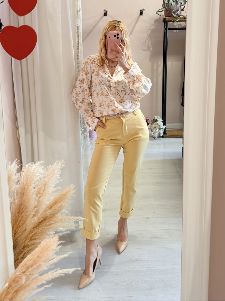 Pantaloni a sigaretta gialli