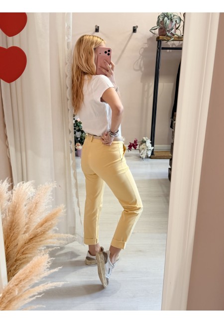 Pantaloni a sigaretta gialli