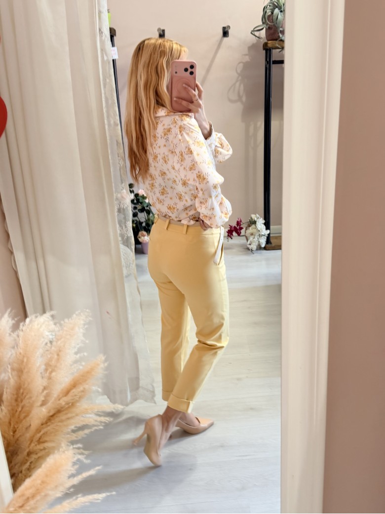Pantaloni a sigaretta gialli