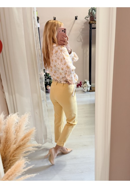 Pantaloni a sigaretta gialli